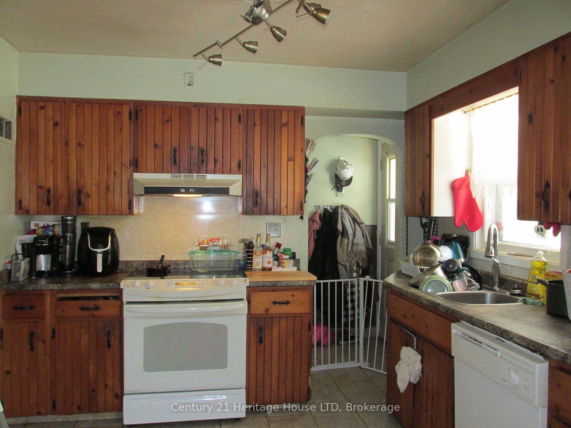Photo 13 of 3 Melba Road, St. Catharines, Carlton/Bunting — HOMEH