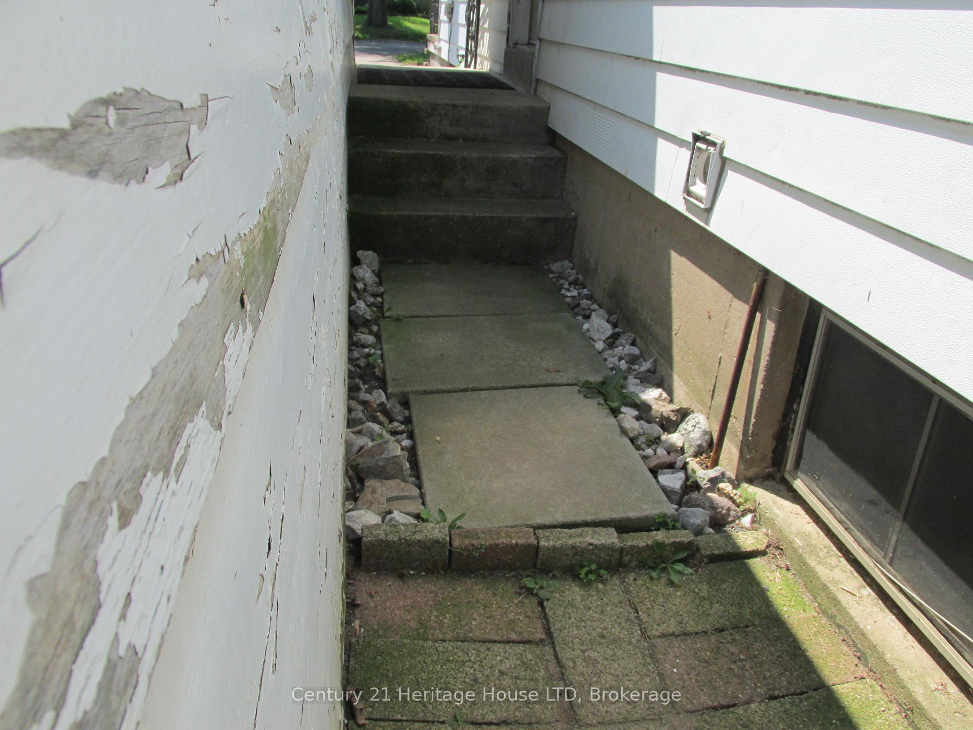Photo 22 of 3 Melba Road, St. Catharines, Carlton/Bunting — HOMEH