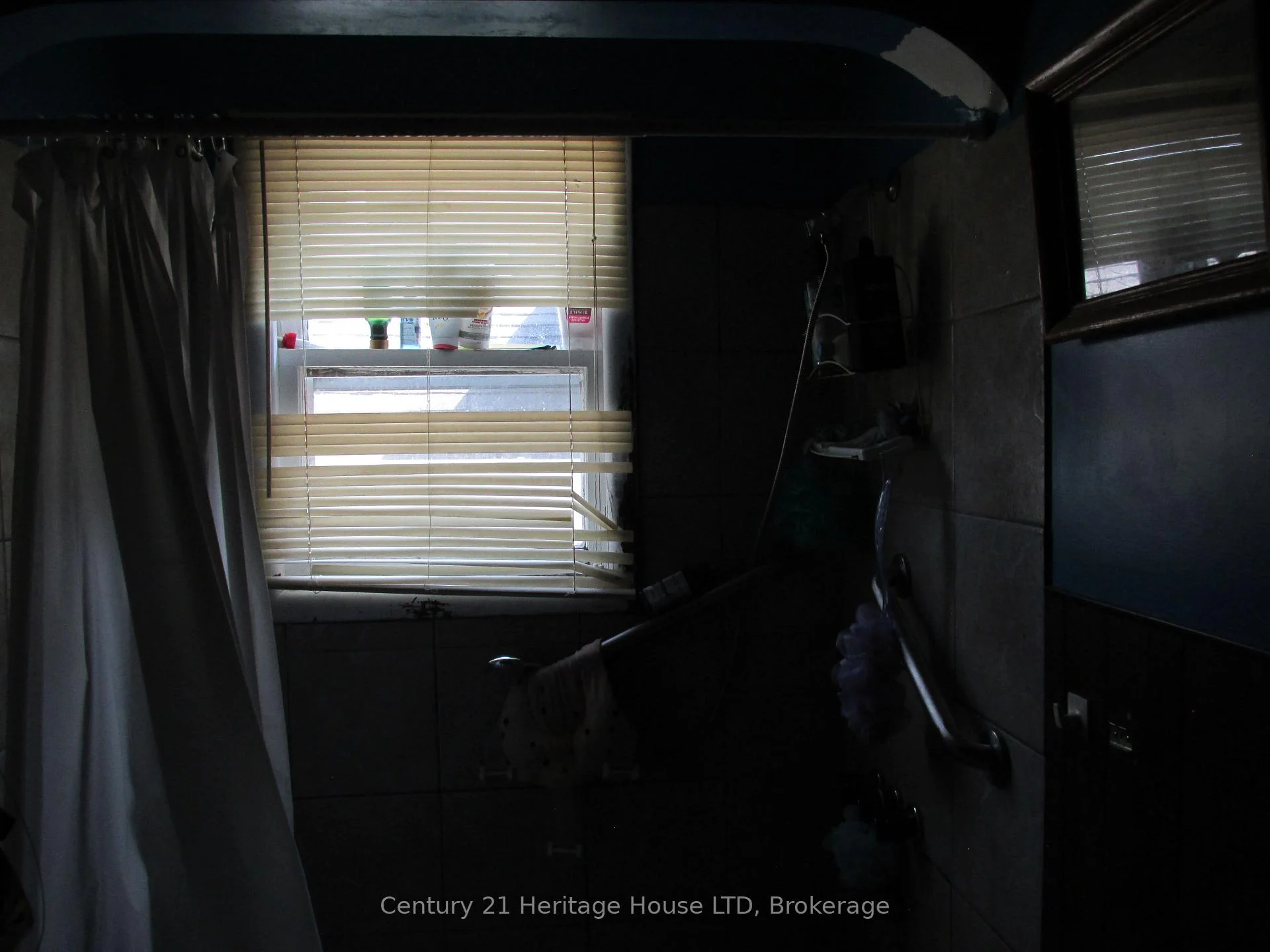 Photo 7 of 3 Melba Road, St. Catharines, Carlton/Bunting — HOMEH
