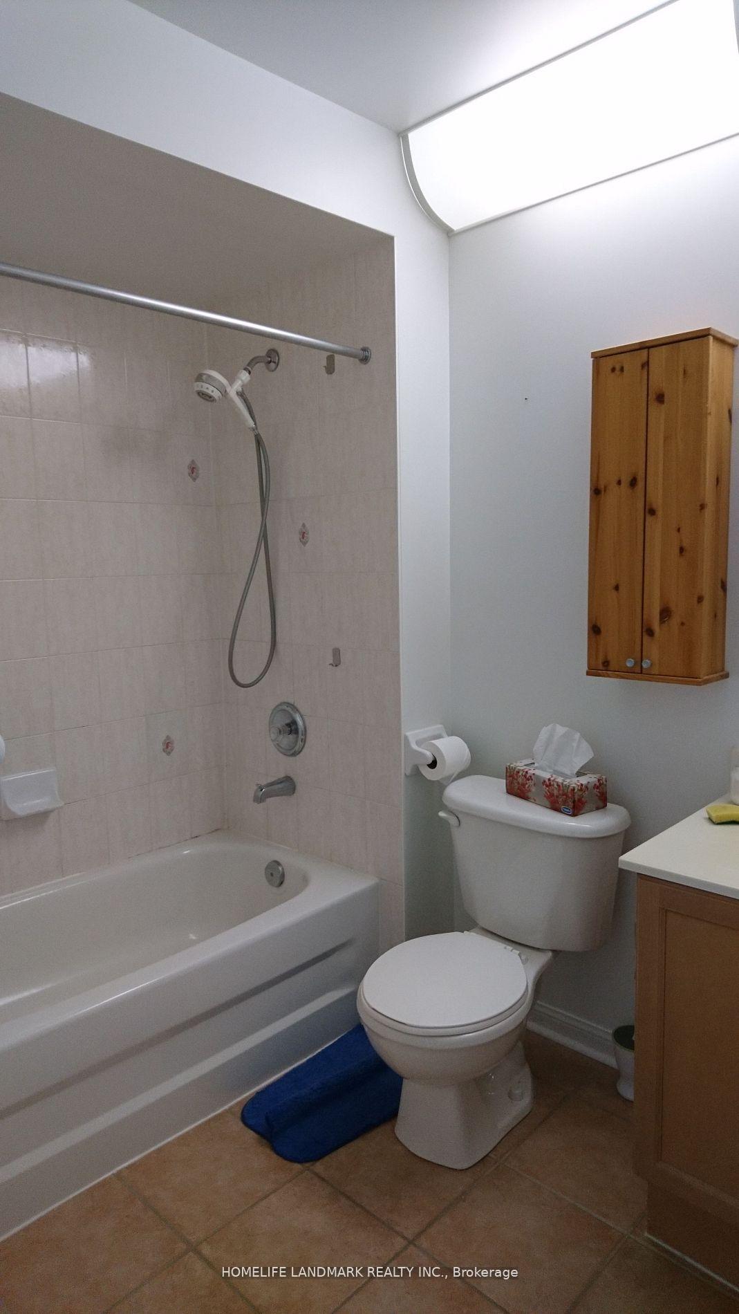 Photo 13 of Unit 13A, 18 St. Moritz Way, Markham, Unionville — HOMEH