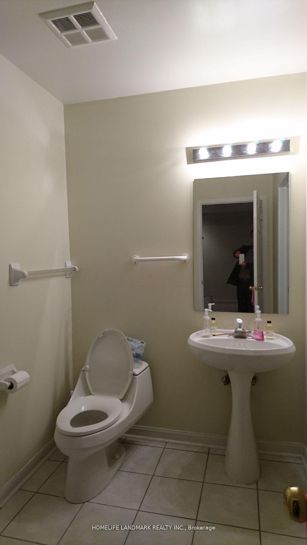 Photo 11 of Unit 13A, 18 St. Moritz Way, Markham, Unionville — HOMEH