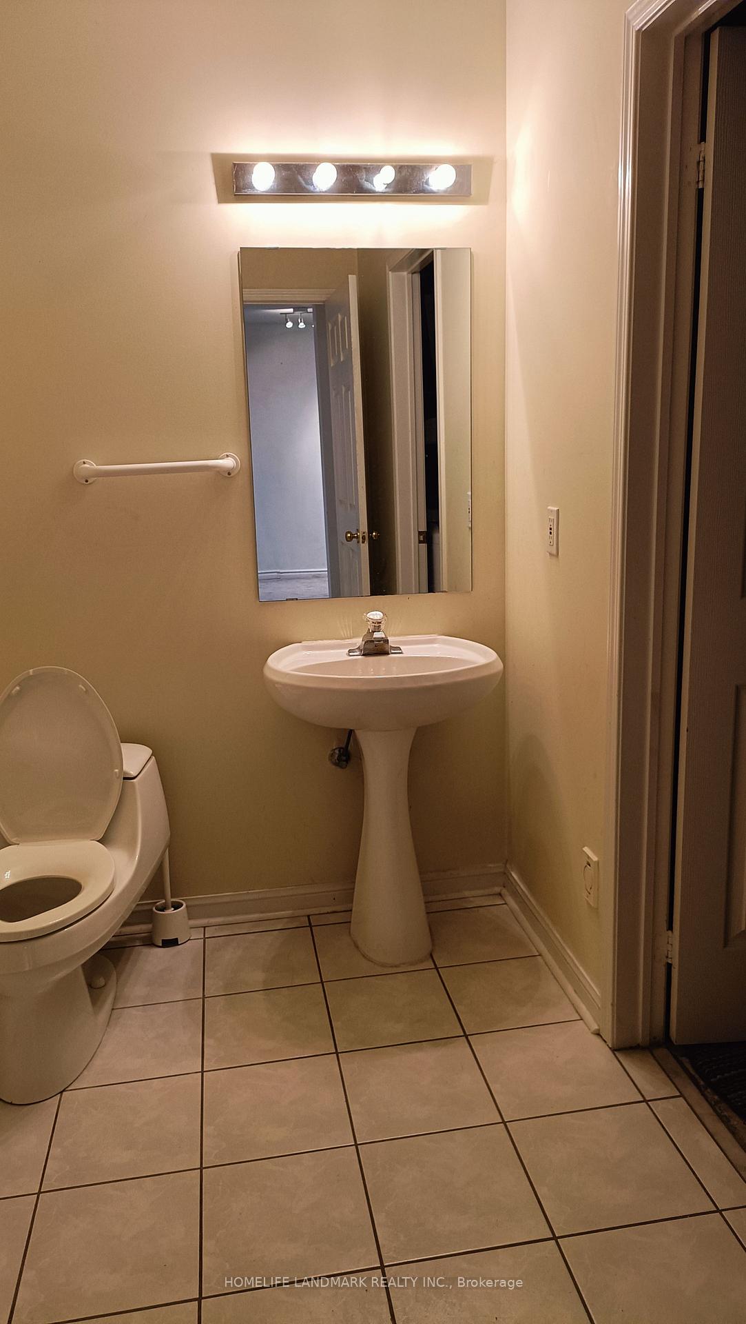 Photo 16 of Unit 13A, 18 St. Moritz Way, Markham, Unionville — HOMEH