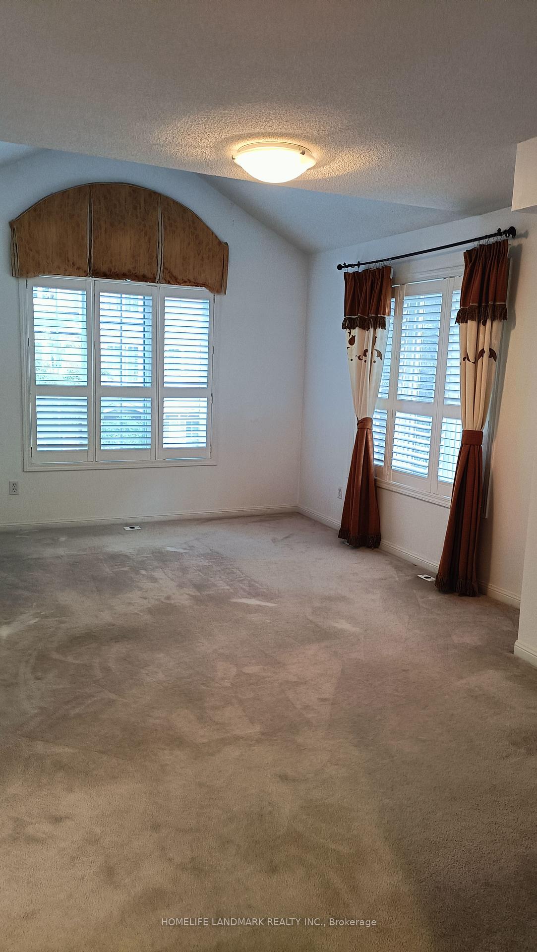 Photo 31 of Unit 13A, 18 St. Moritz Way, Markham, Unionville — HOMEH