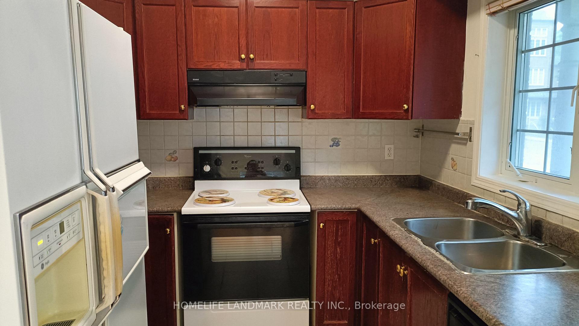 Photo 15 of Unit 13A, 18 St. Moritz Way, Markham, Unionville — HOMEH