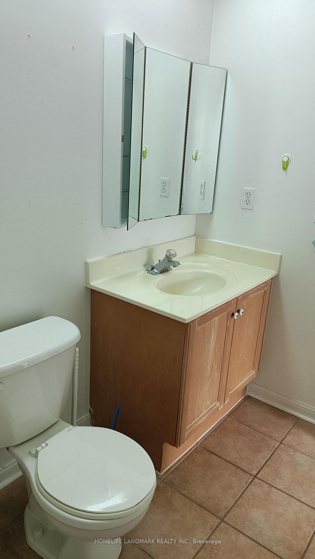 Photo 32 of Unit 13A, 18 St. Moritz Way, Markham, Unionville — HOMEH
