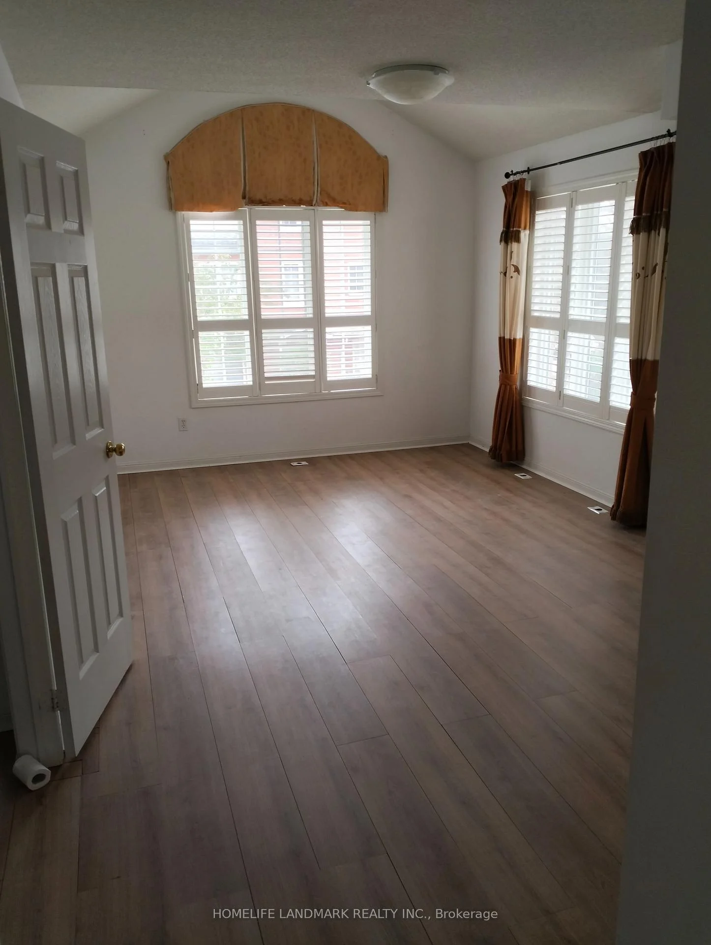 Photo 36 of Unit 13A, 18 St. Moritz Way, Markham, Unionville — HOMEH
