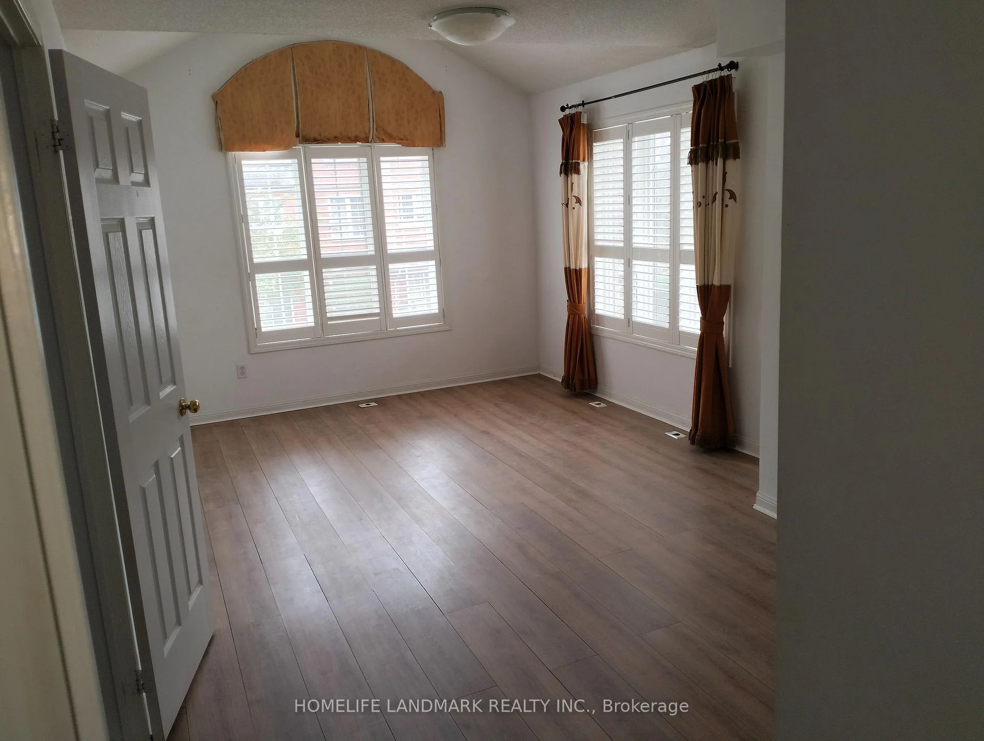 Photo 39 of Unit 13A, 18 St. Moritz Way, Markham, Unionville — HOMEH
