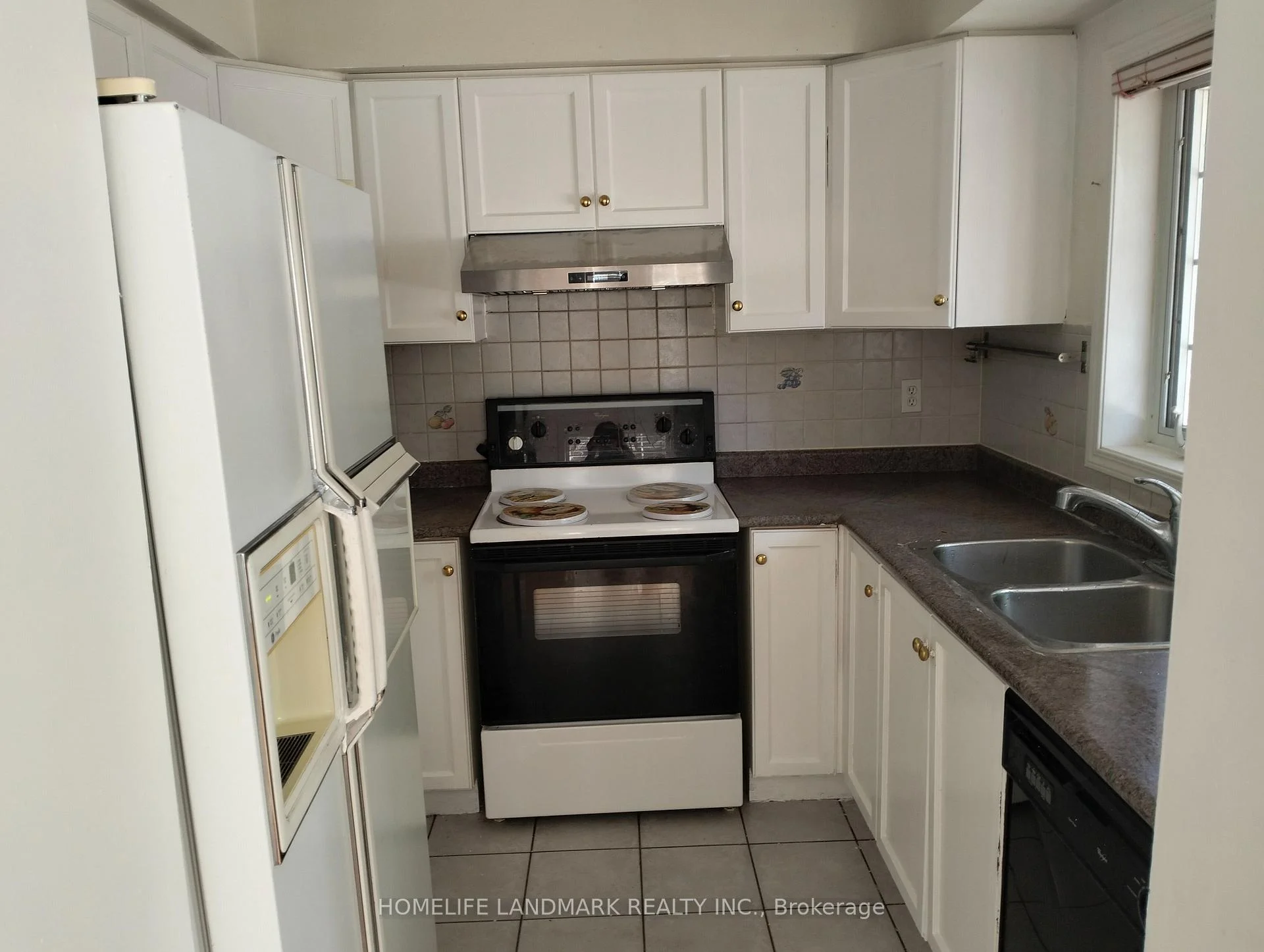 Photo 10 of Unit 13A, 18 St. Moritz Way, Markham, Unionville — HOMEH