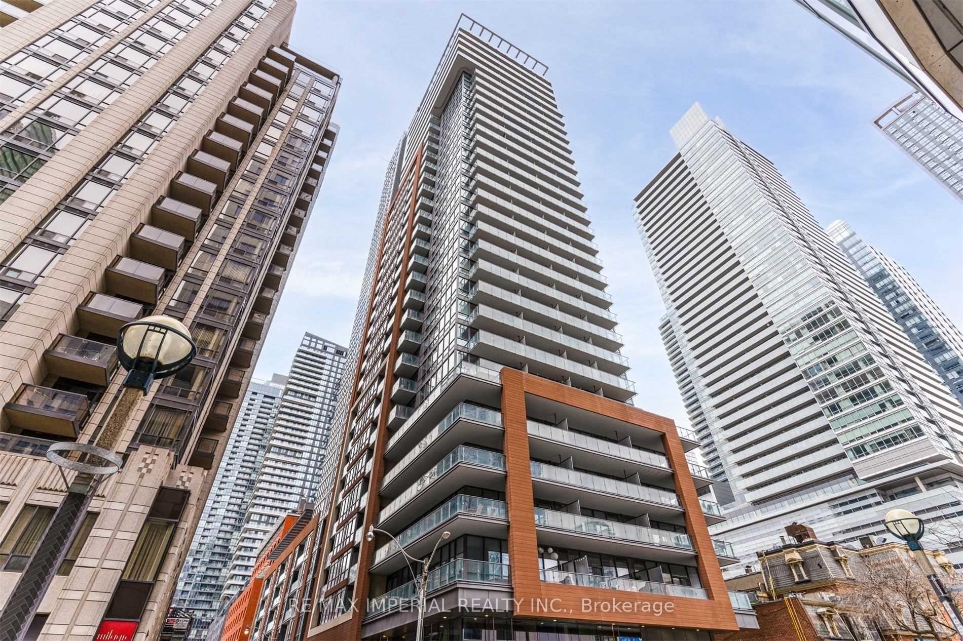 Front of Unit 317, 8 Mercer St Street