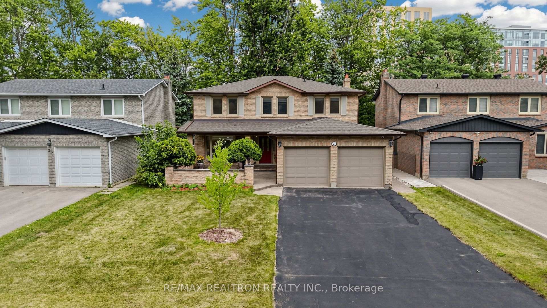 Photo 1 of 21 Greentree Road, Markham, Unionville — HOMEH