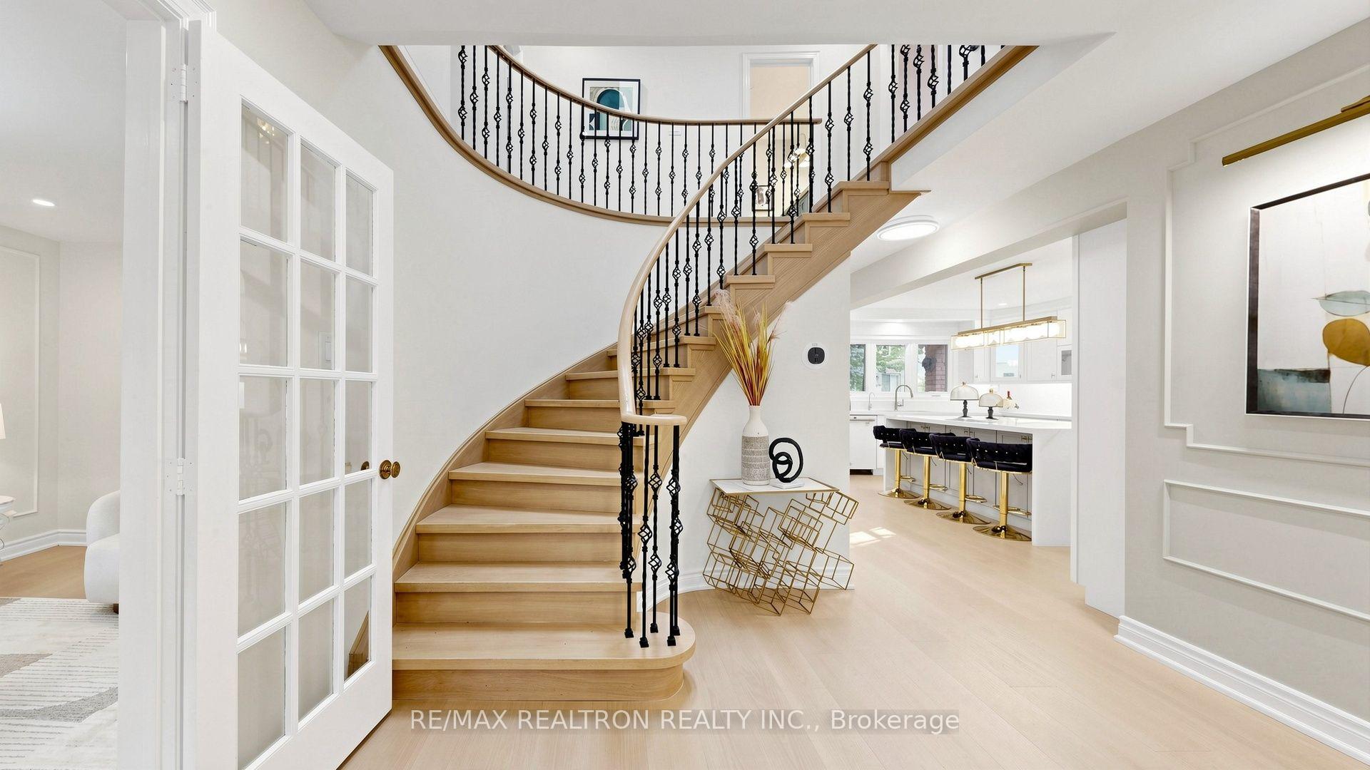 Photo 5 of 21 Greentree Road, Markham, Unionville — HOMEH