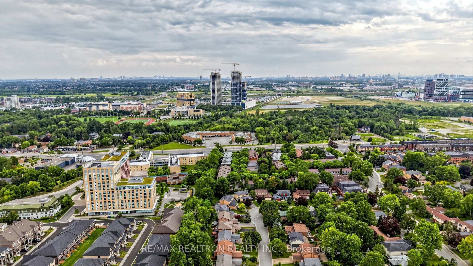 Photo 43 of 21 Greentree Road, Markham, Unionville — HOMEH