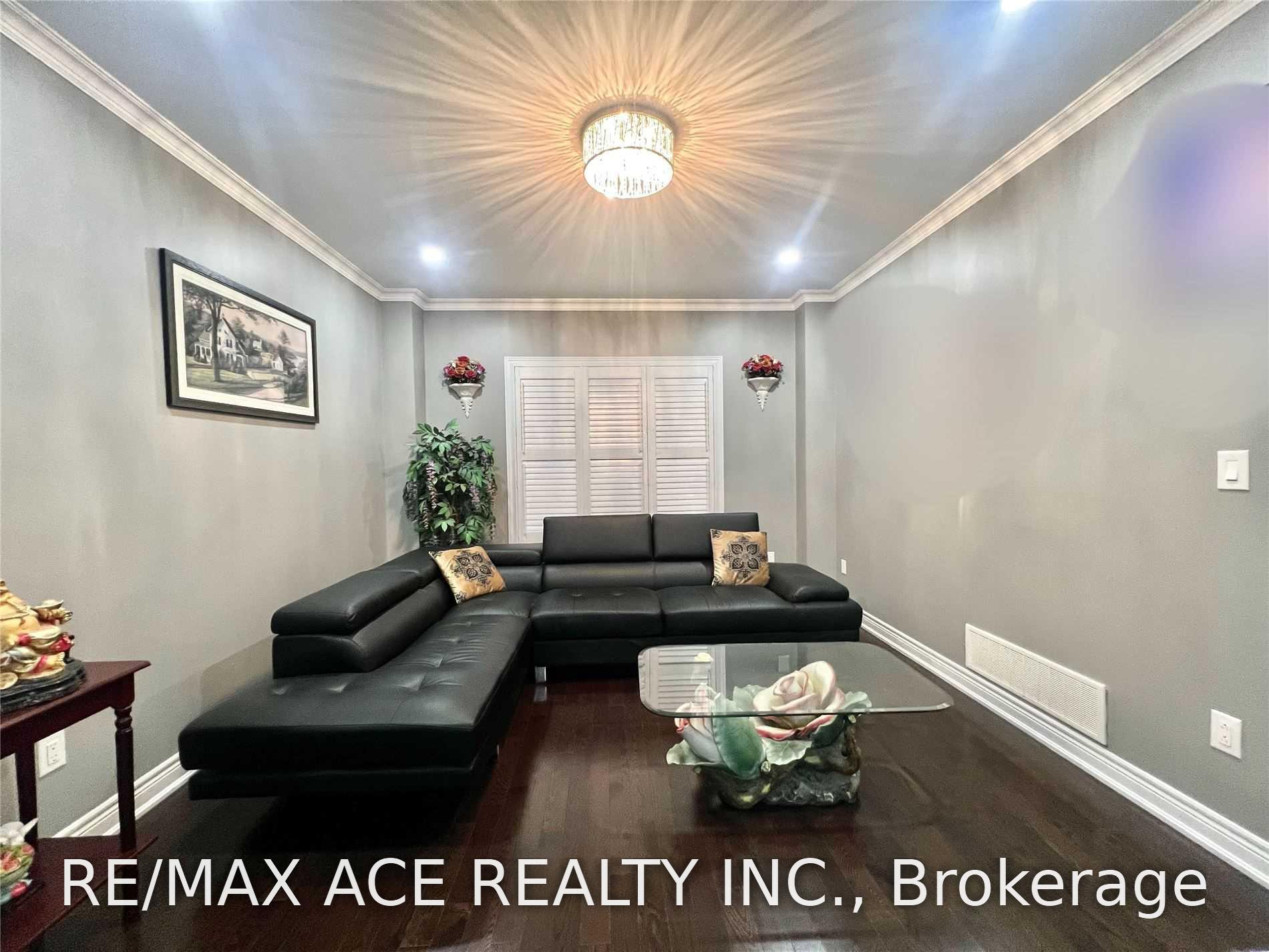 Photo 4 of Unit Upper, 73 Birch Tree Trail, Brampton, Brampton East — HOMEH