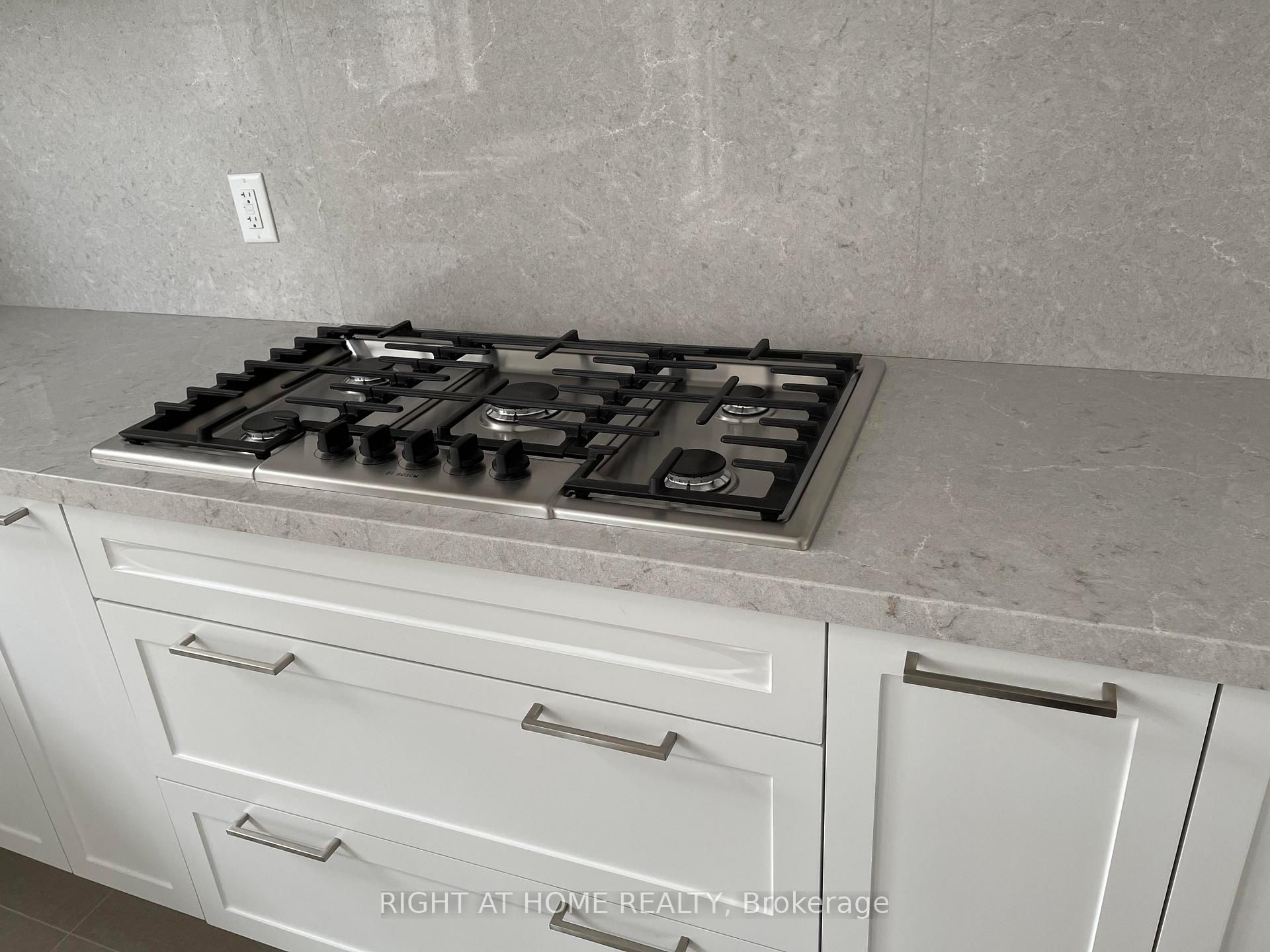 Photo 15 of 284 Buchanan Drive, Markham, Unionville — HOMEH