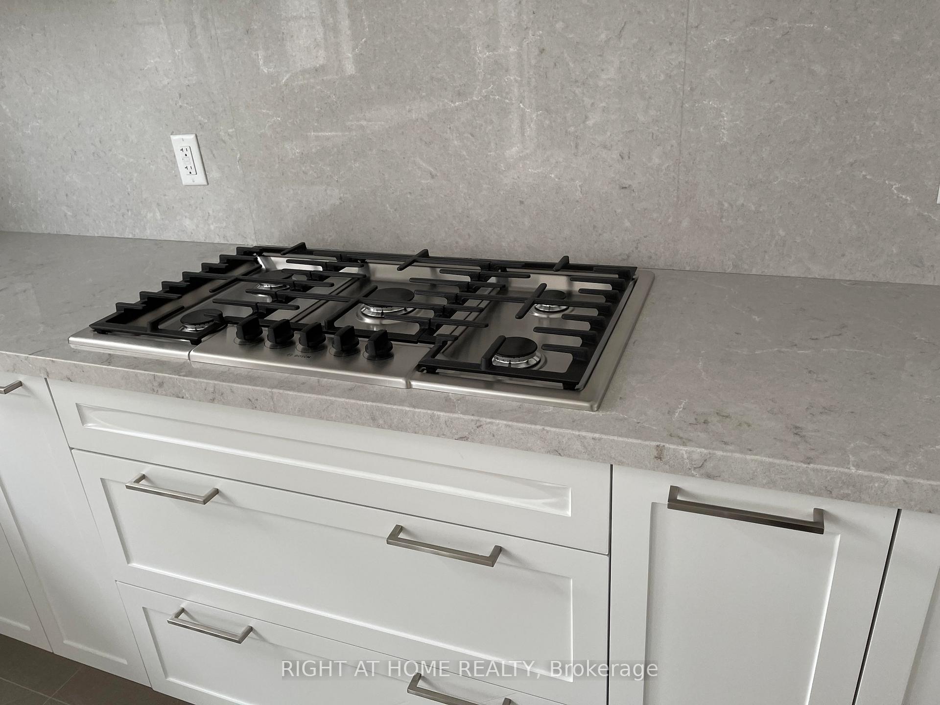 Photo 16 of 284 Buchanan Drive, Markham, Unionville — HOMEH