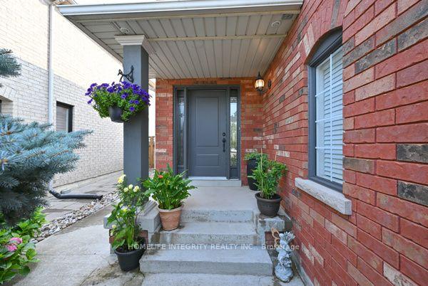 Photo 3 of 315 Ellwood Drive W, Caledon, Bolton West — HOMEH