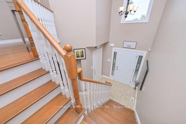 Photo 5 of 315 Ellwood Drive W, Caledon, Bolton West — HOMEH