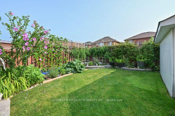 Photo 17 of 315 Ellwood Drive W, Caledon, Bolton West — HOMEH