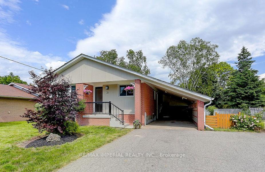 Front of Unit Main Floor, 31 Knowles Crescent