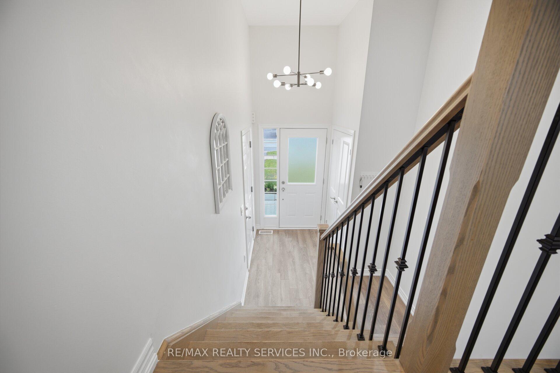 Photo 4 of 20 Todd Crescent, Southgate — HOMEH