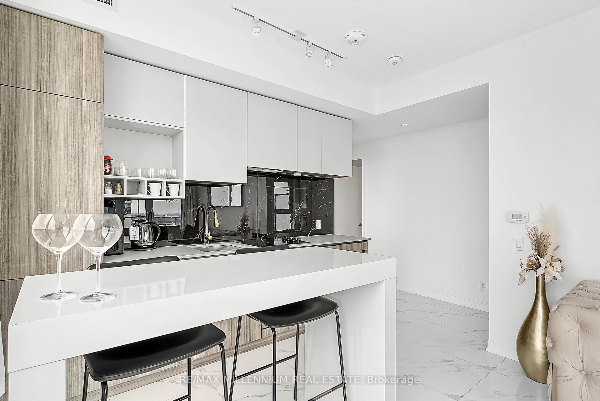 Photo 14 of Unit 4109, 898 Portage Parkway, Vaughan, Vaughan Corporate Centre — HOMEH