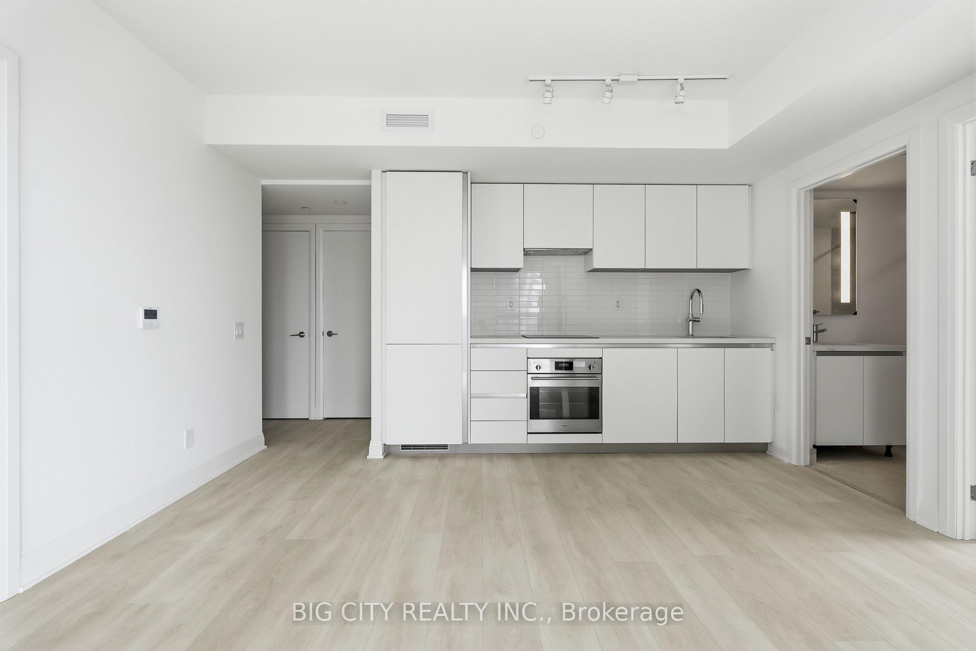 Photo 6 of Unit 1804, 25 Frederick Todd Way, Toronto, Thorncliffe Park — HOMEH