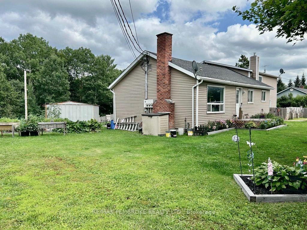 Photo 3 of 3396 B Line Road, Laurentian Valley, Laurentian Valley — HOMEH