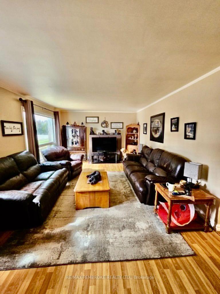 Photo 19 of 3396 B Line Road, Laurentian Valley, Laurentian Valley — HOMEH