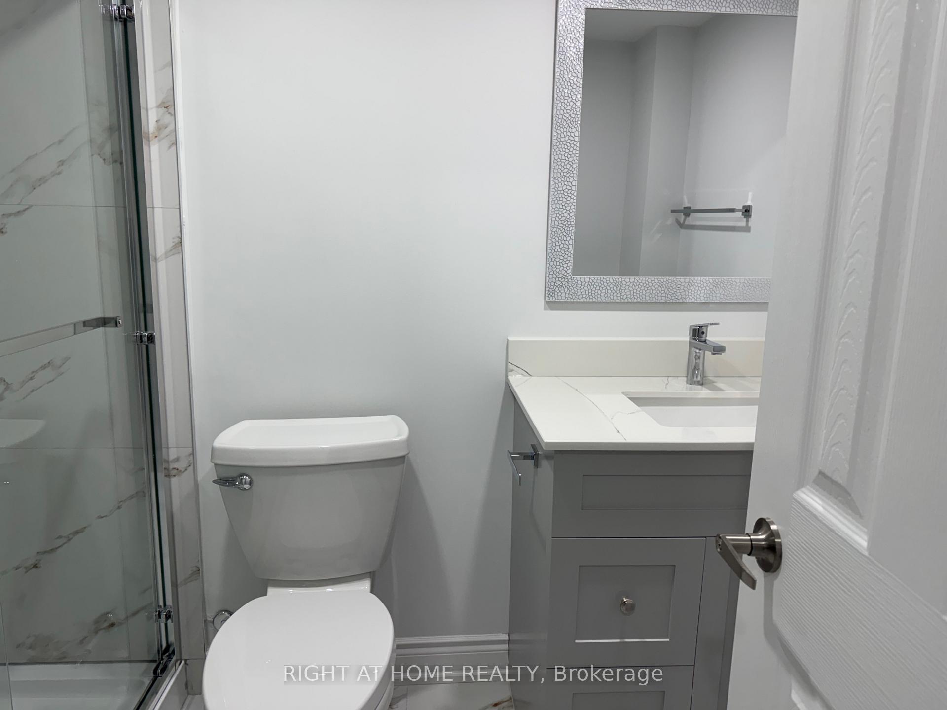 Photo 12 of 372 Winfield Terrace, Mississauga, Hurontario — HOMEH