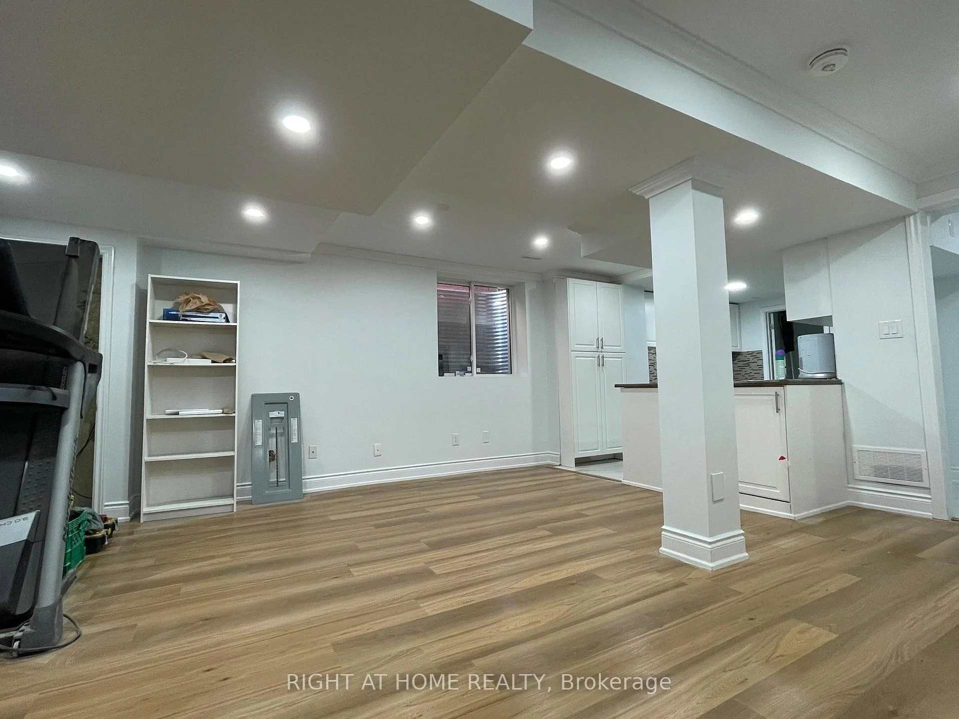 Photo 24 of 372 Winfield Terrace, Mississauga, Hurontario — HOMEH