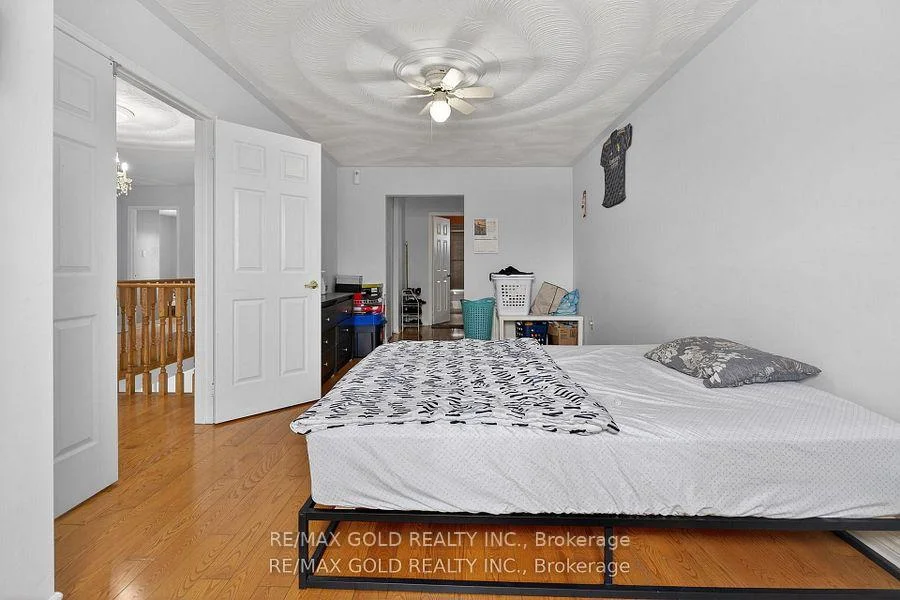 Photo 19 of 35 Kirk Drive, Brampton, Northwood Park — HOMEH