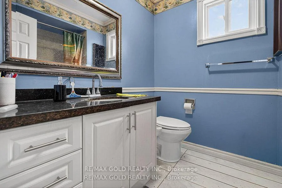 Photo 24 of 35 Kirk Drive, Brampton, Northwood Park — HOMEH