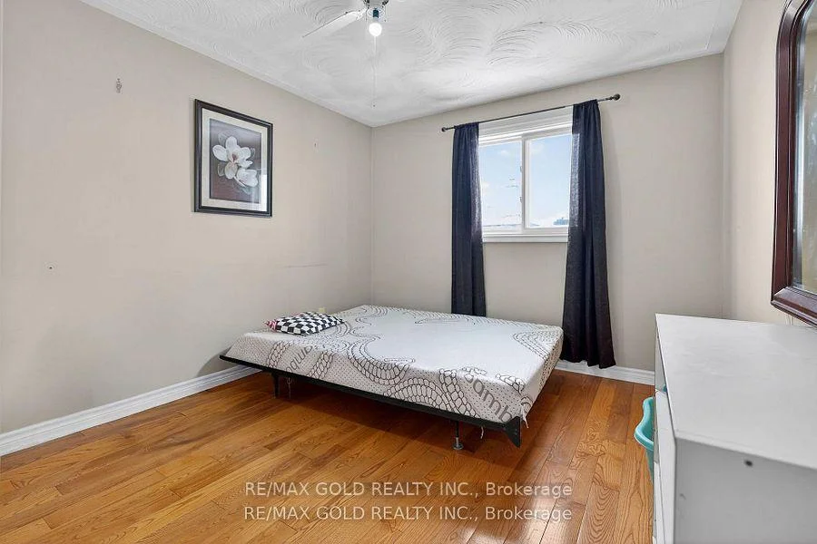 Photo 25 of 35 Kirk Drive, Brampton, Northwood Park — HOMEH