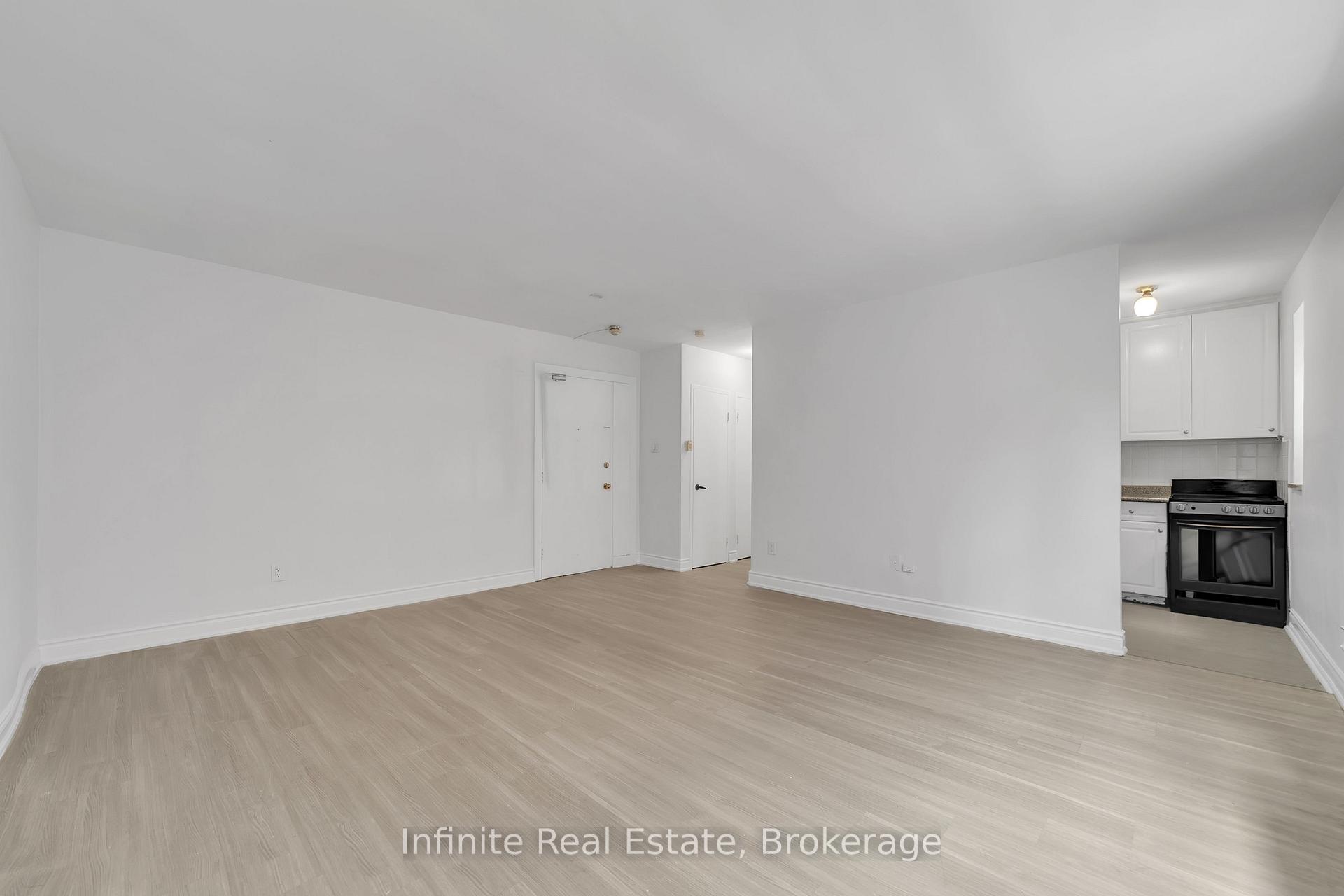 Photo 2 of Unit 111, 896 Eglinton Avenue E, Toronto, Leaside — HOMEH