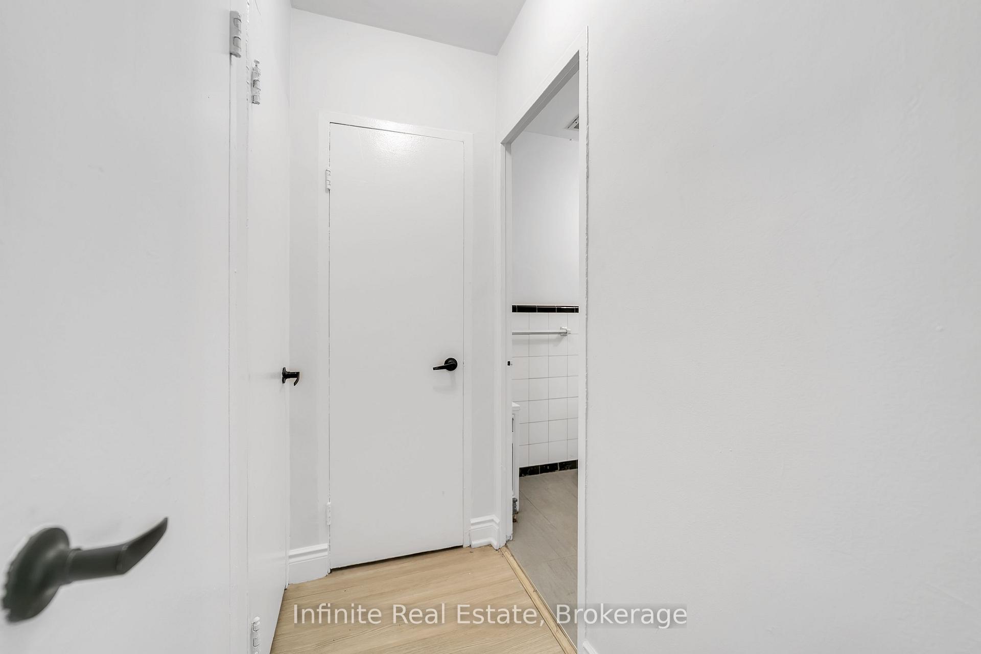 Photo 5 of Unit 111, 896 Eglinton Avenue E, Toronto, Leaside — HOMEH