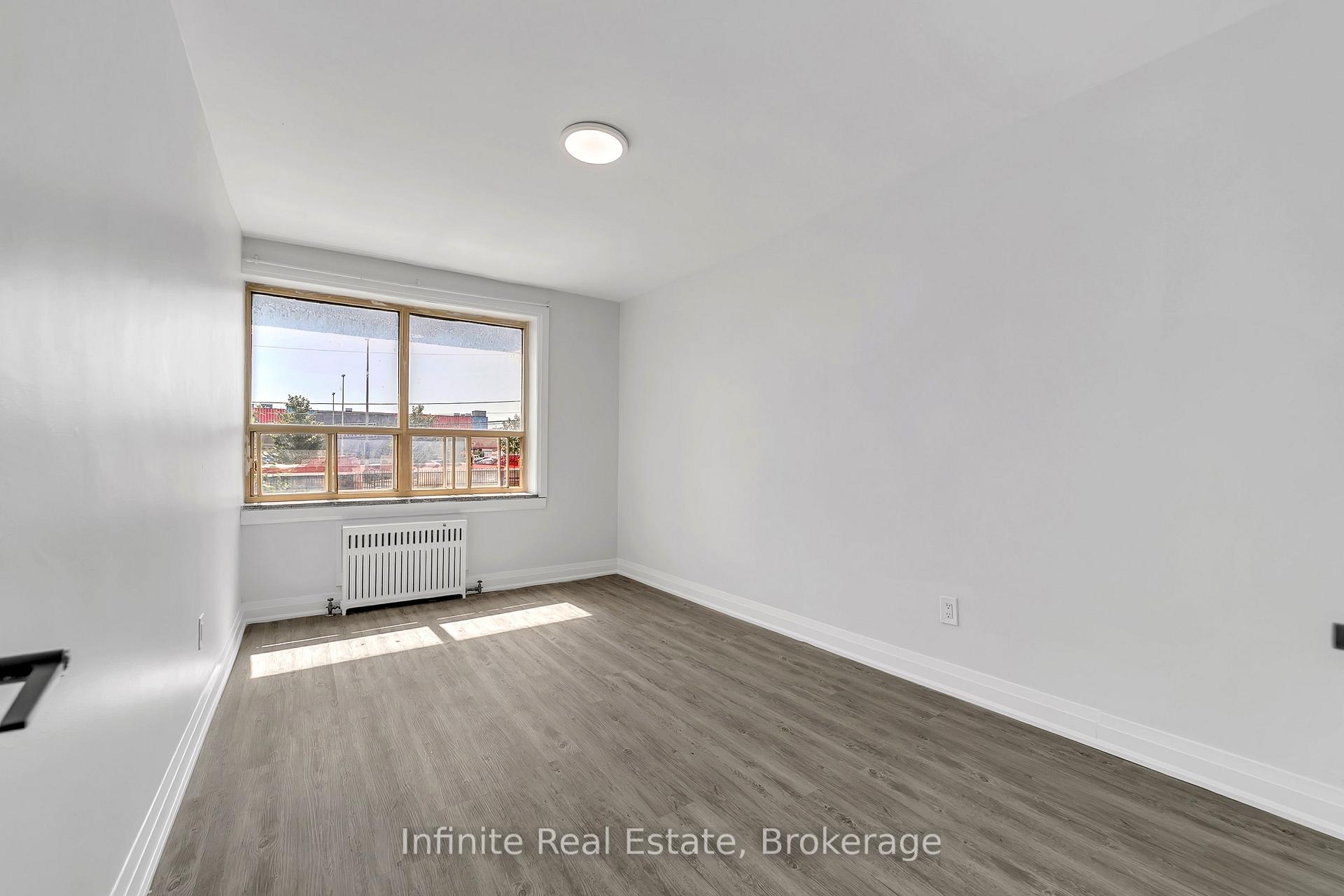 Photo 6 of Unit 113, 896 Eglinton Avenue E, Toronto, Leaside — HOMEH