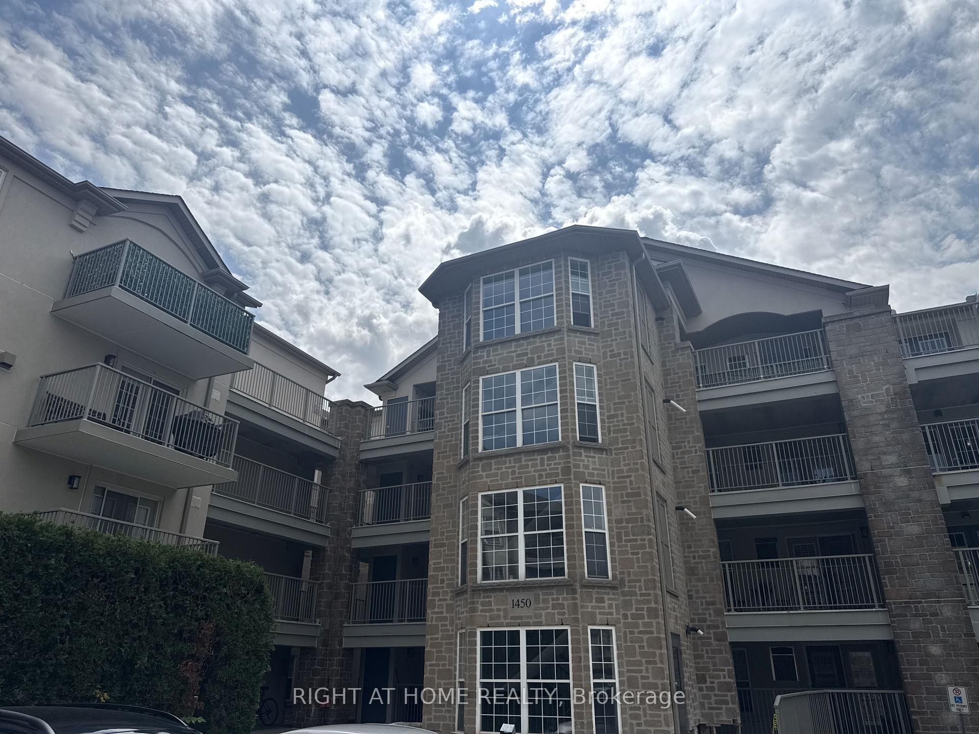 Photo 1 of Unit 113, 1450 Bishops Gate, Oakville, Glen Abbey — HOMEH