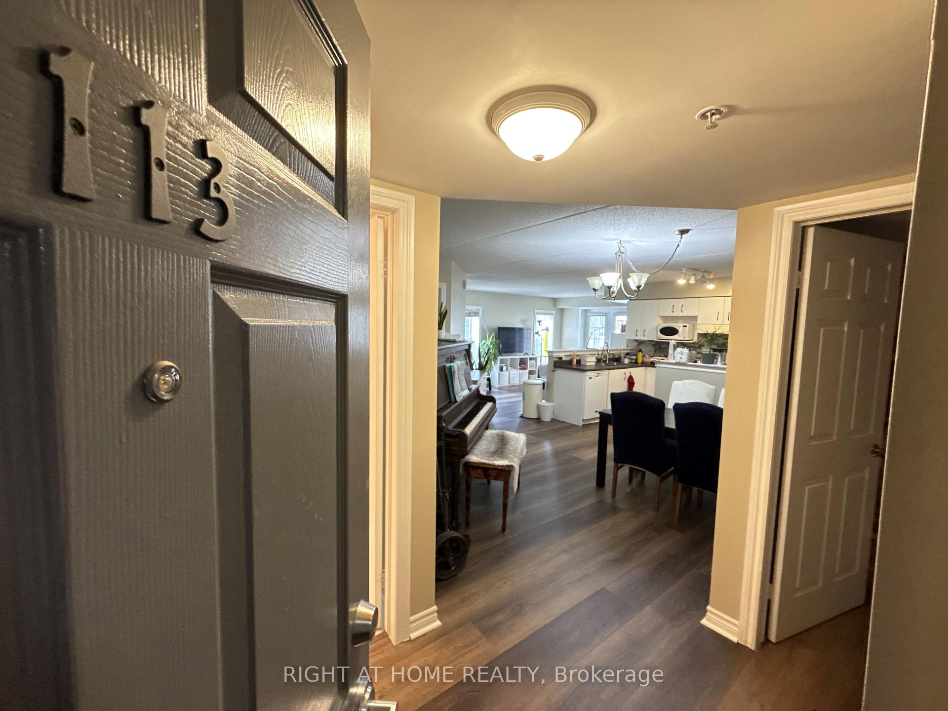 Photo 2 of Unit 113, 1450 Bishops Gate, Oakville, Glen Abbey — HOMEH