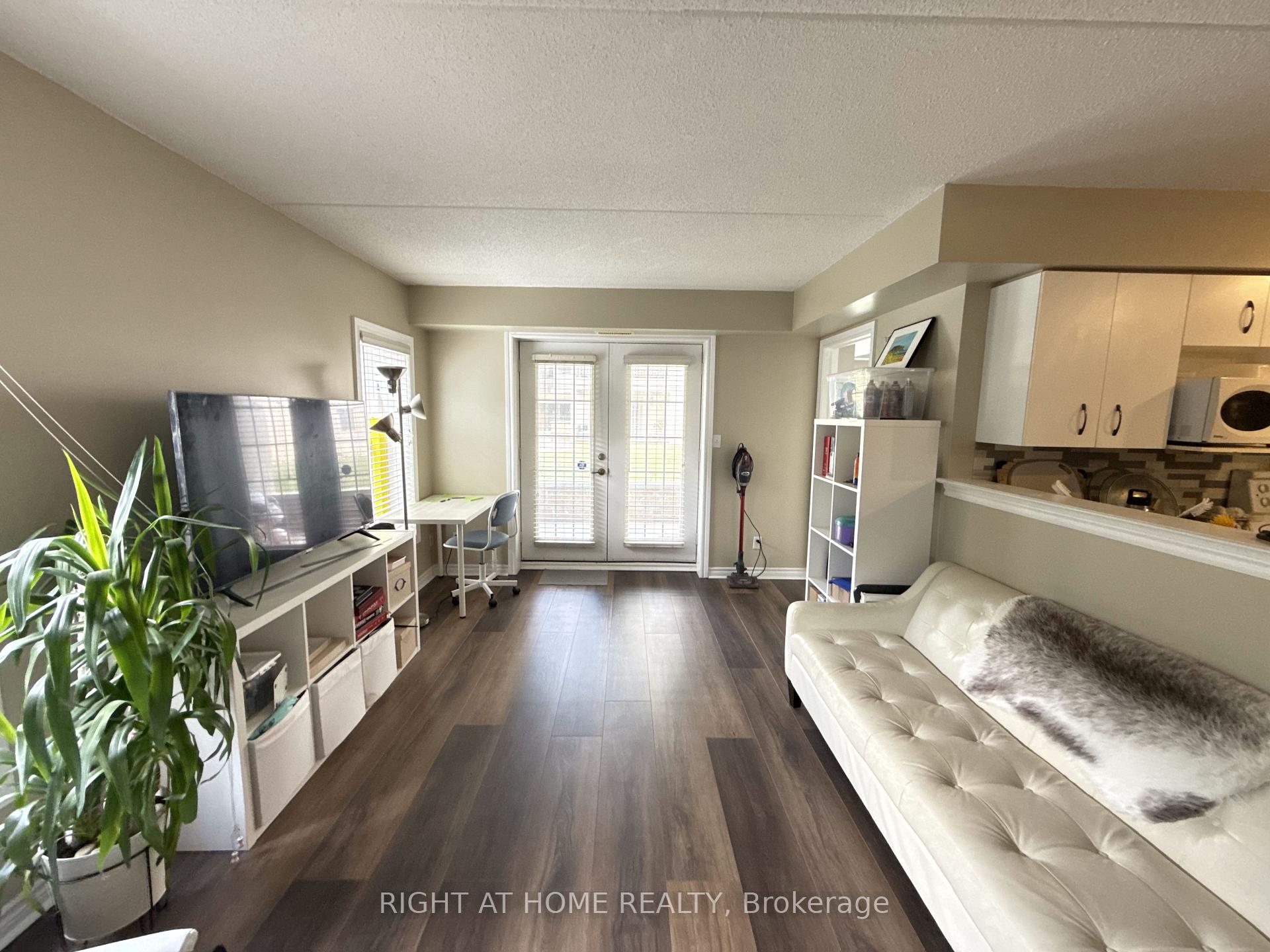 Photo 3 of Unit 113, 1450 Bishops Gate, Oakville, Glen Abbey — HOMEH