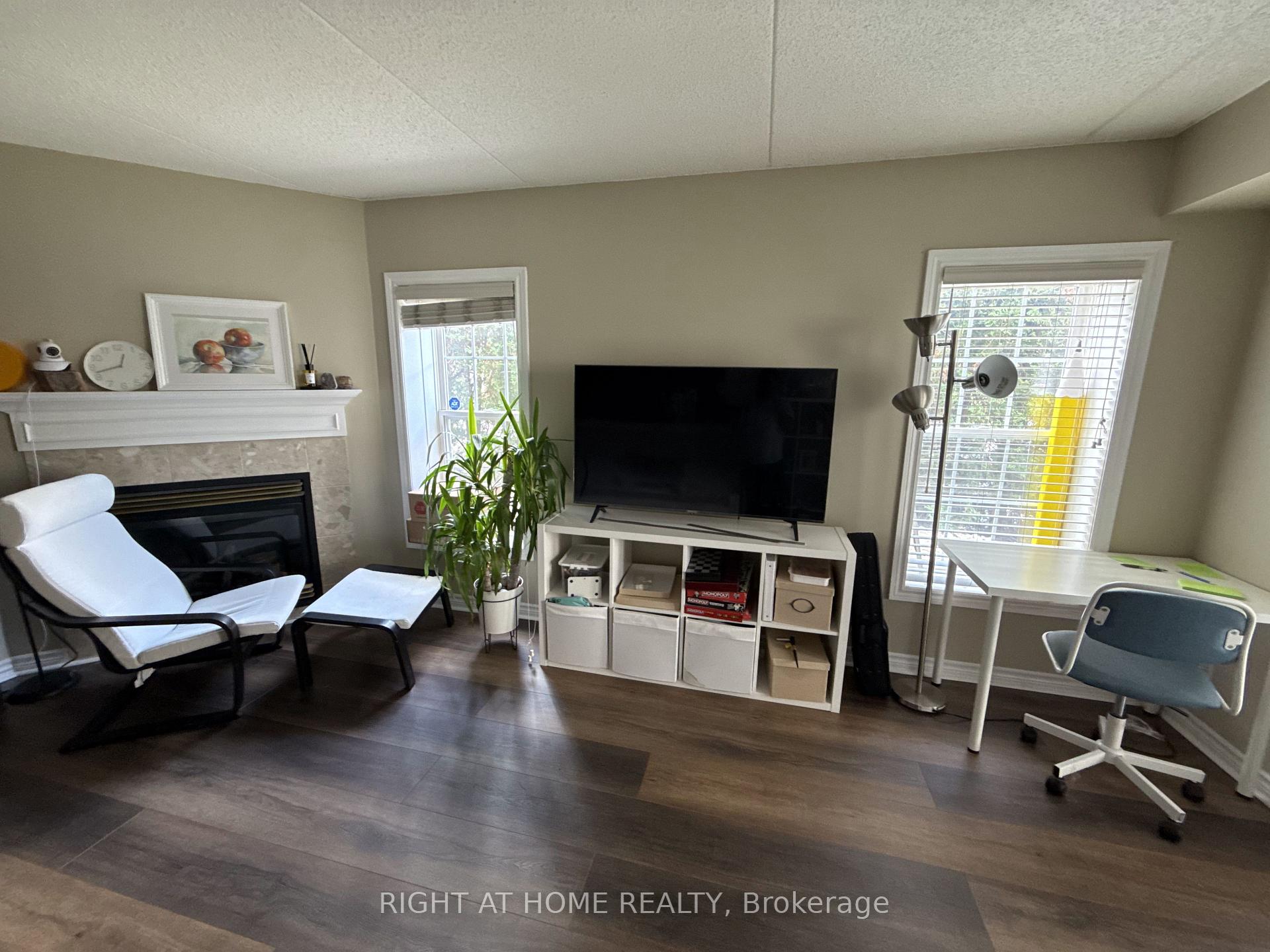 Photo 5 of Unit 113, 1450 Bishops Gate, Oakville, Glen Abbey — HOMEH