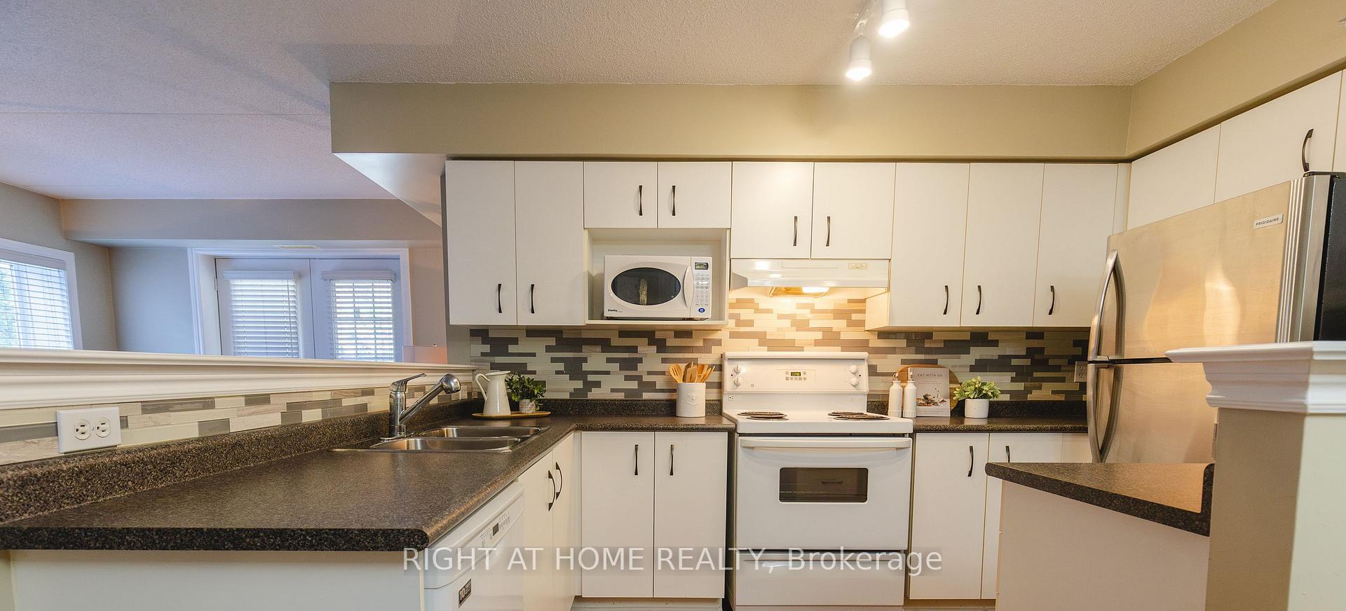 Photo 7 of Unit 113, 1450 Bishops Gate, Oakville, Glen Abbey — HOMEH