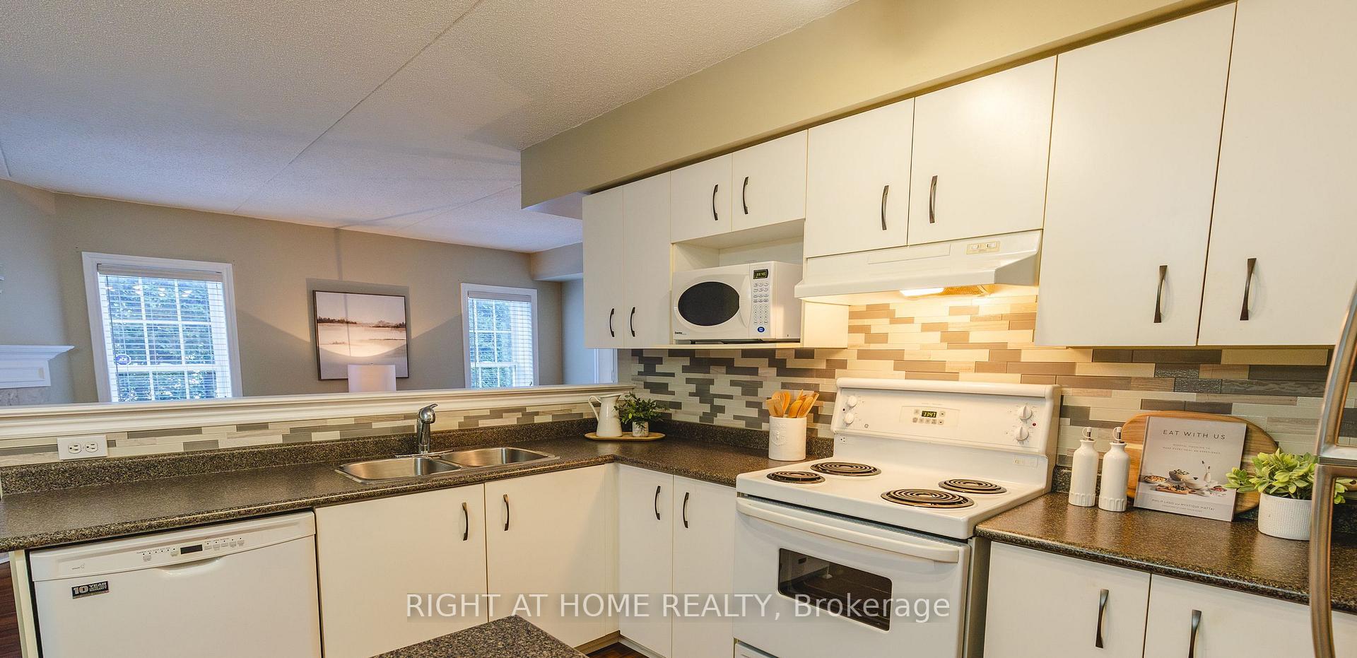 Photo 8 of Unit 113, 1450 Bishops Gate, Oakville, Glen Abbey — HOMEH