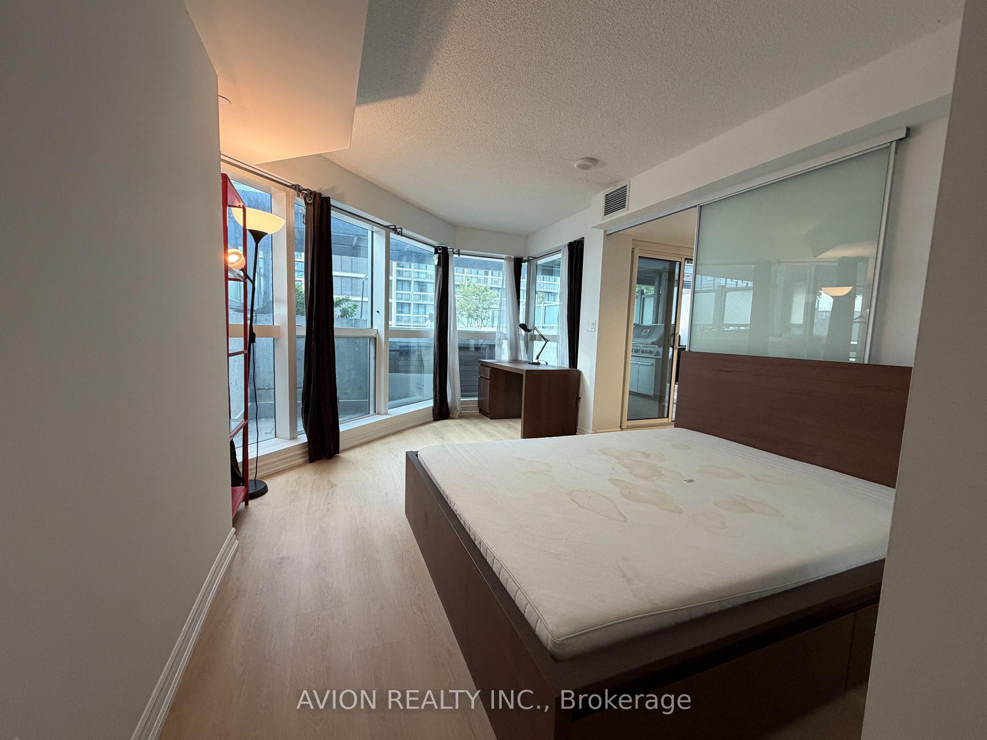 Photo 5 of Unit 1408, 386 Yonge Street, Toronto, Bay Street Corridor — HOMEH