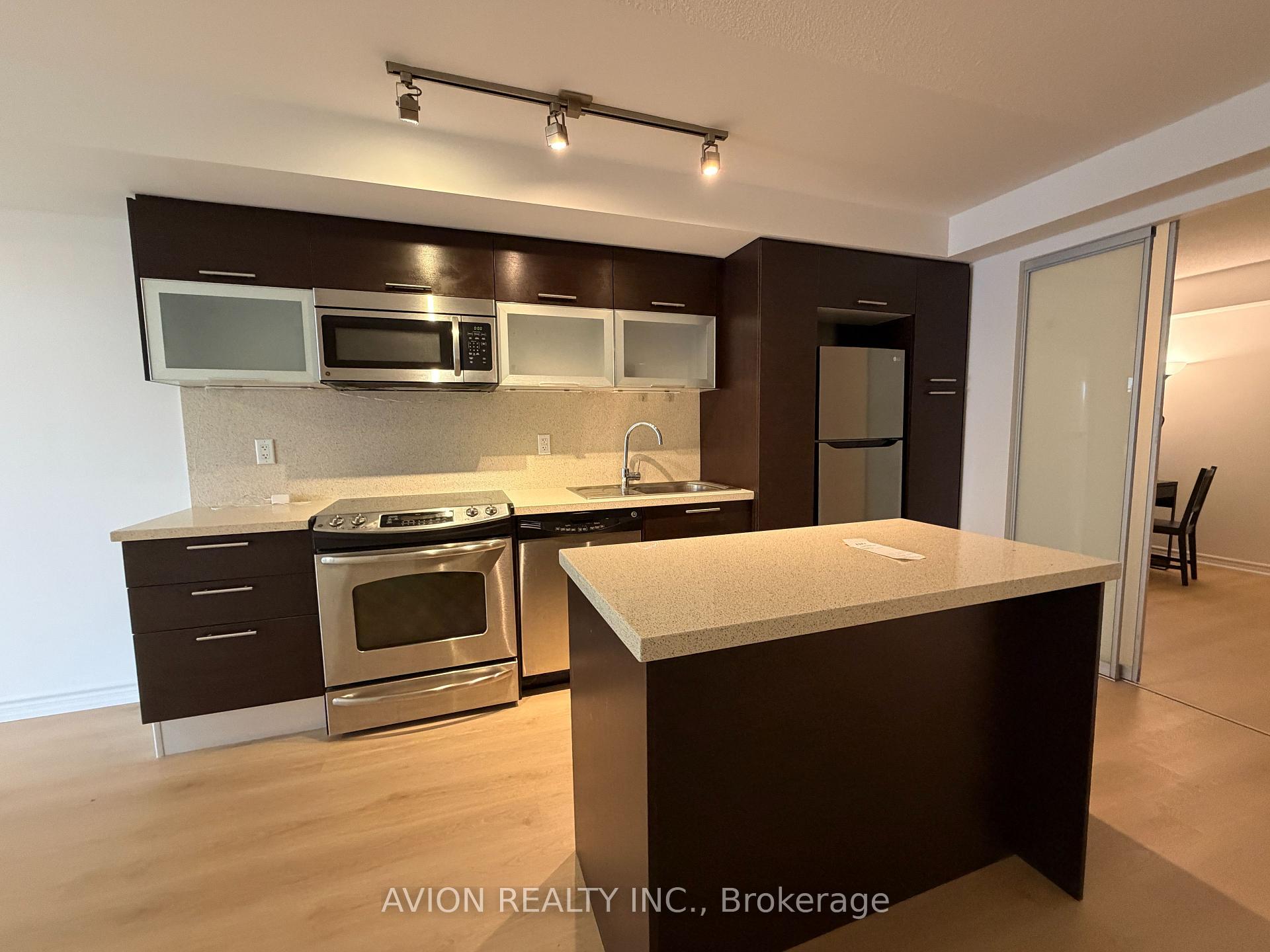 Photo 6 of Unit 1408, 386 Yonge Street, Toronto, Bay Street Corridor — HOMEH