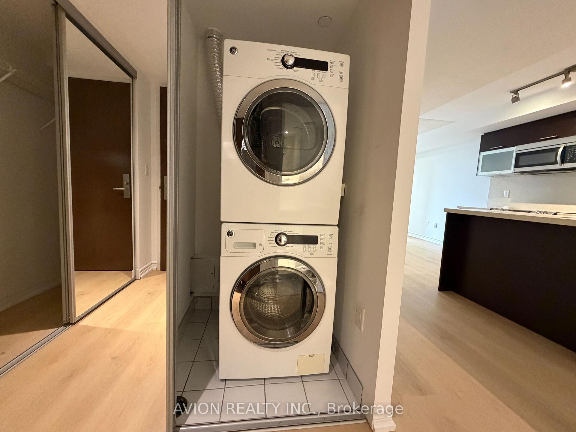 Photo 12 of Unit 1408, 386 Yonge Street, Toronto, Bay Street Corridor — HOMEH