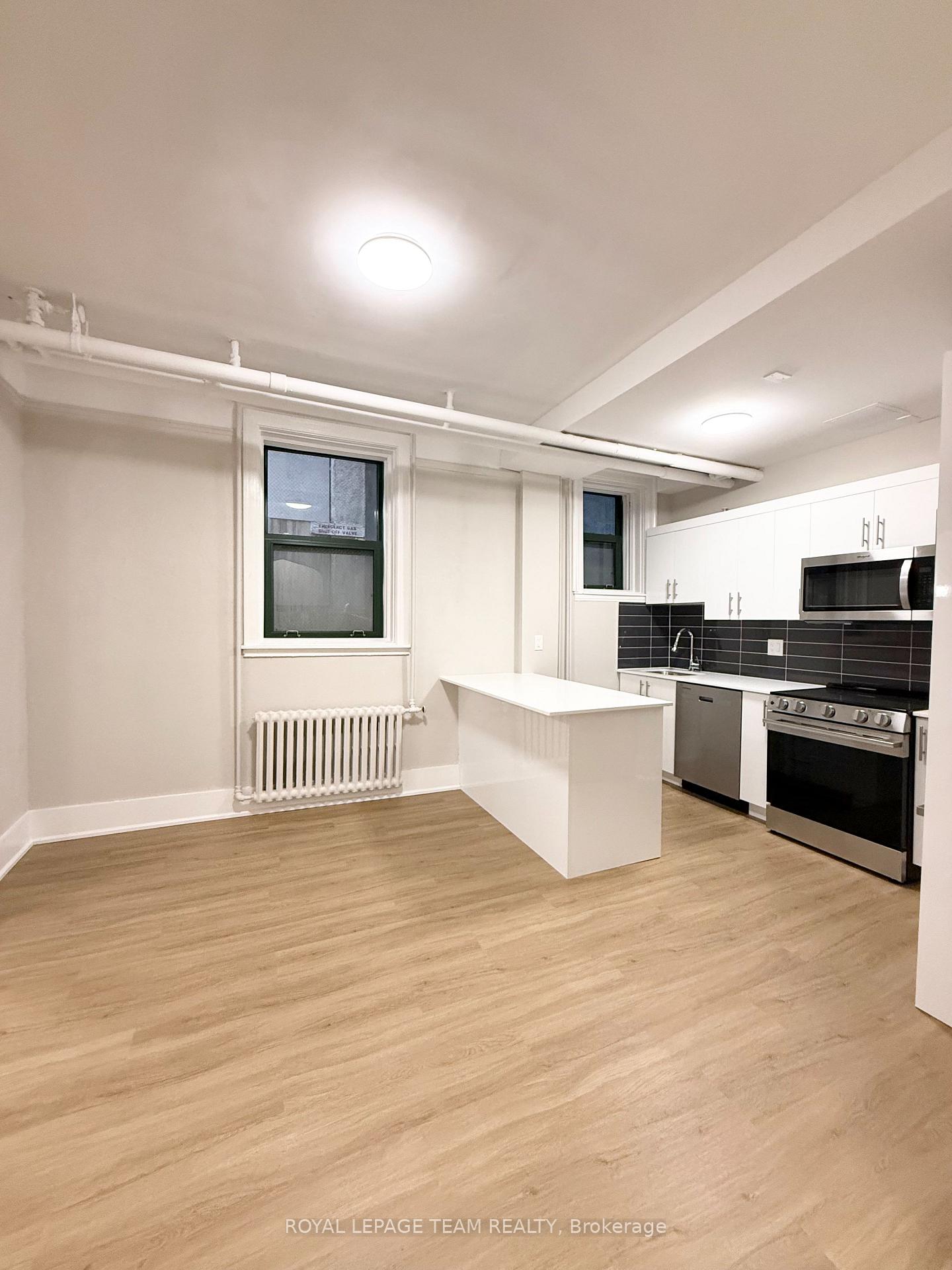 Photo 11 of Unit 36, 235 Cooper Street, Ottawa, Ottawa Centre — HOMEH