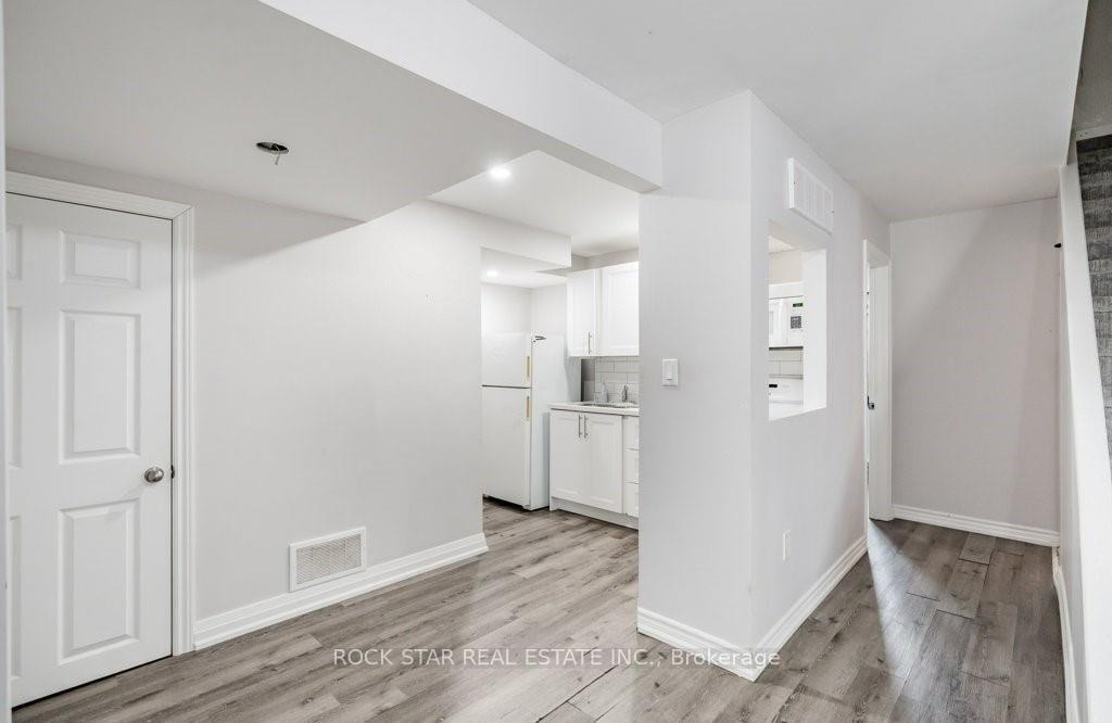 Photo 14 of Unit Lower, 271 Carson Drive, Hamilton, Lisgar — HOMEH
