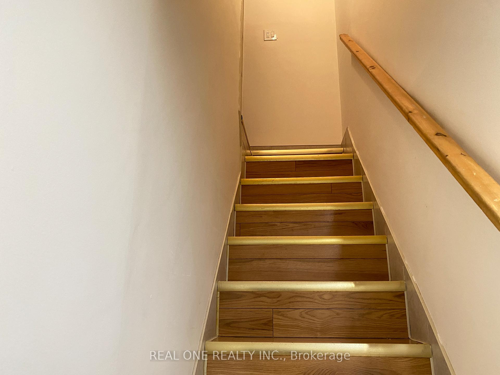 Photo 2 of 1 Addison Street, Richmond Hill, North Richvale — HOMEH
