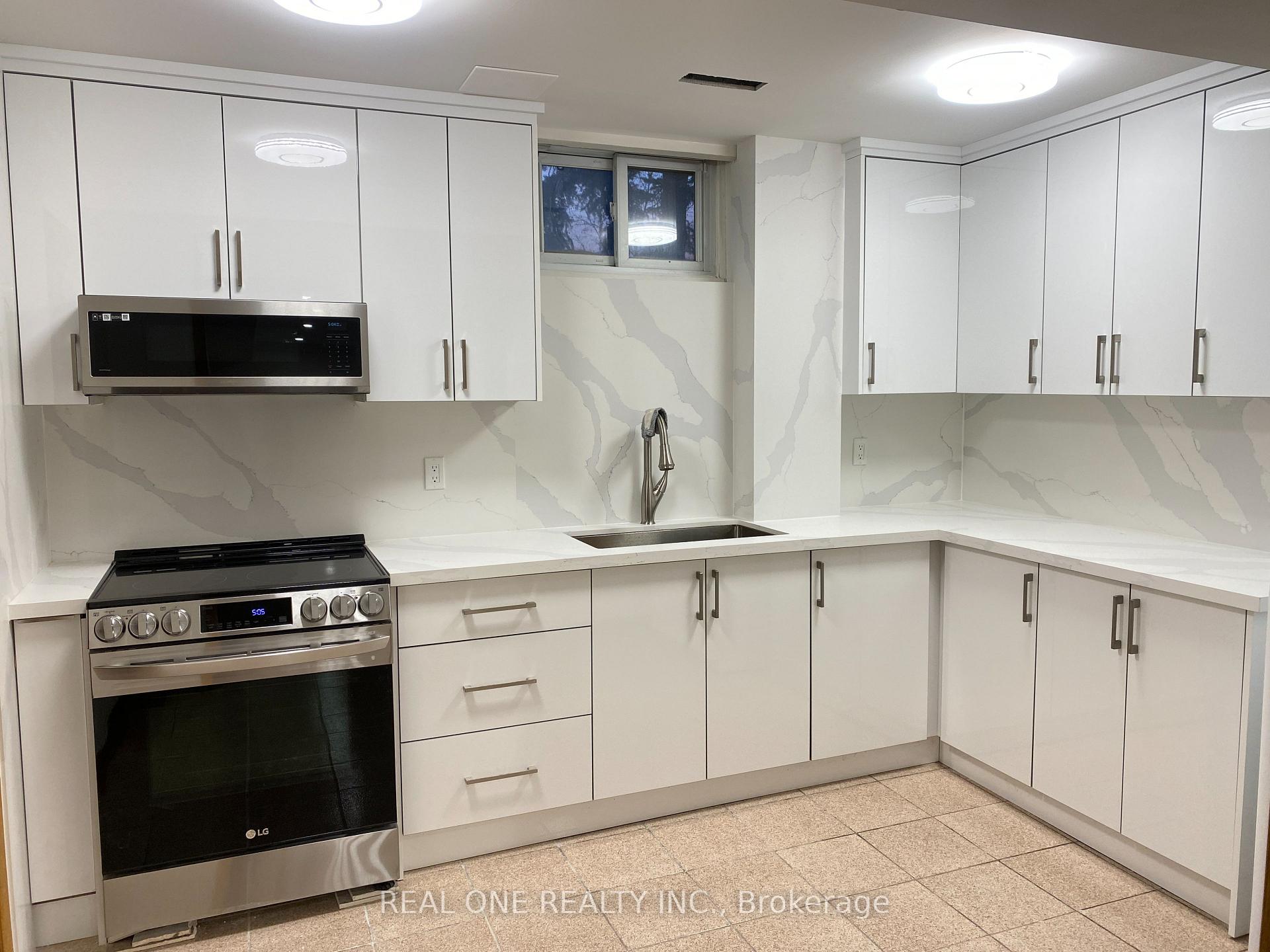 Photo 3 of 1 Addison Street, Richmond Hill, North Richvale — HOMEH