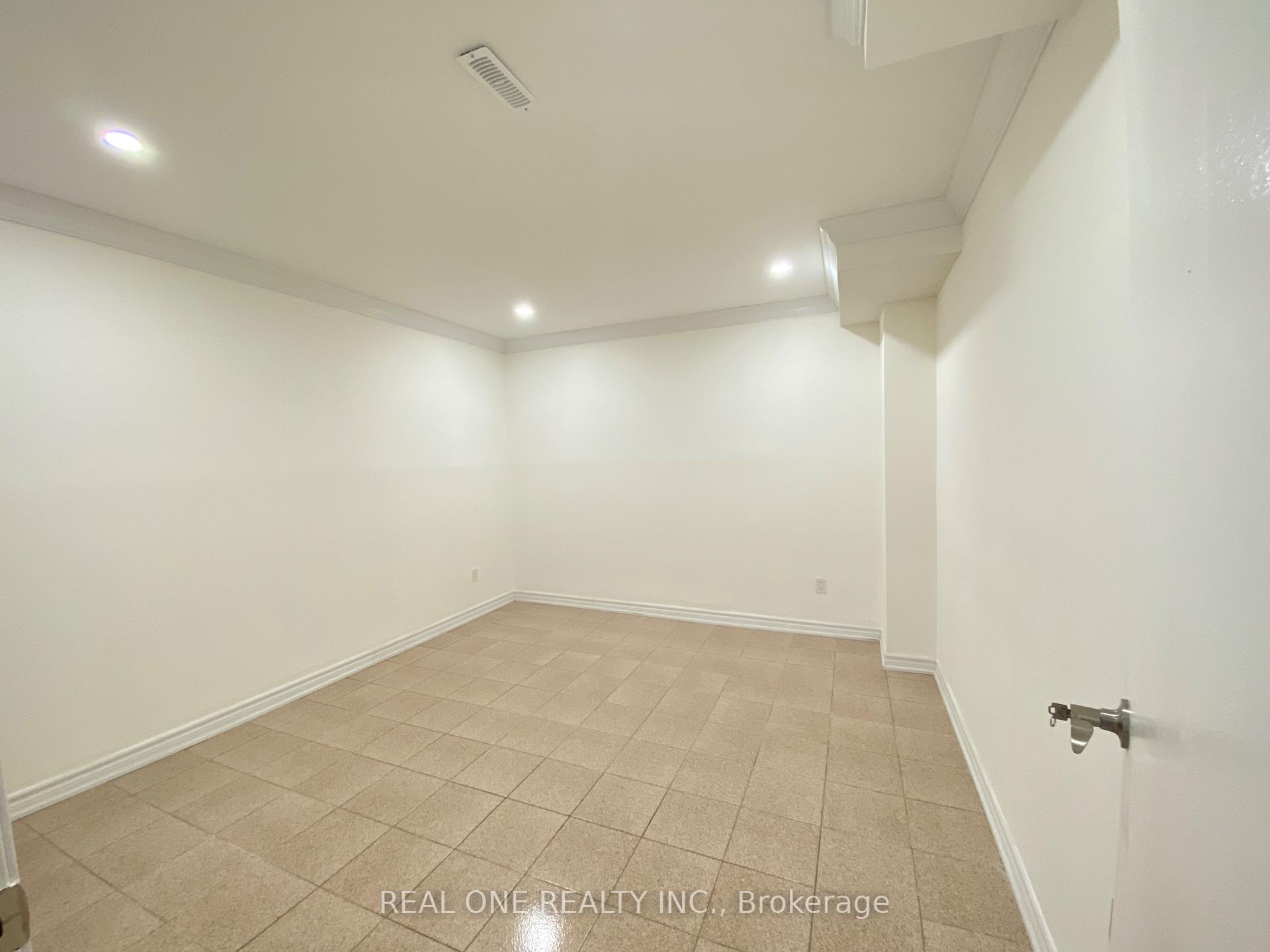 Photo 5 of 1 Addison Street, Richmond Hill, North Richvale — HOMEH